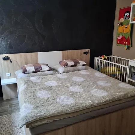 Apartment 235 - 1 *